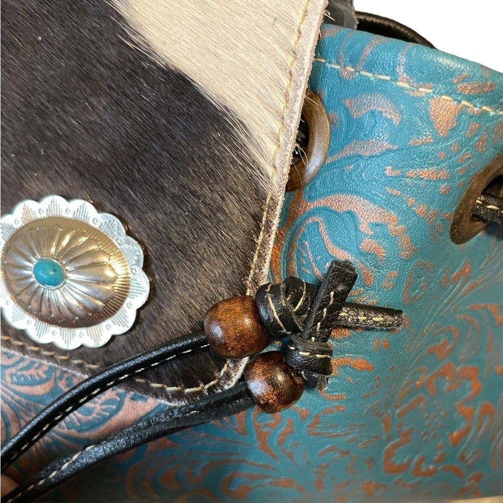 Myra BAG PERIWINKLE BUCKET BAG | Leather and Fur Bag - Picture 8 of 10
